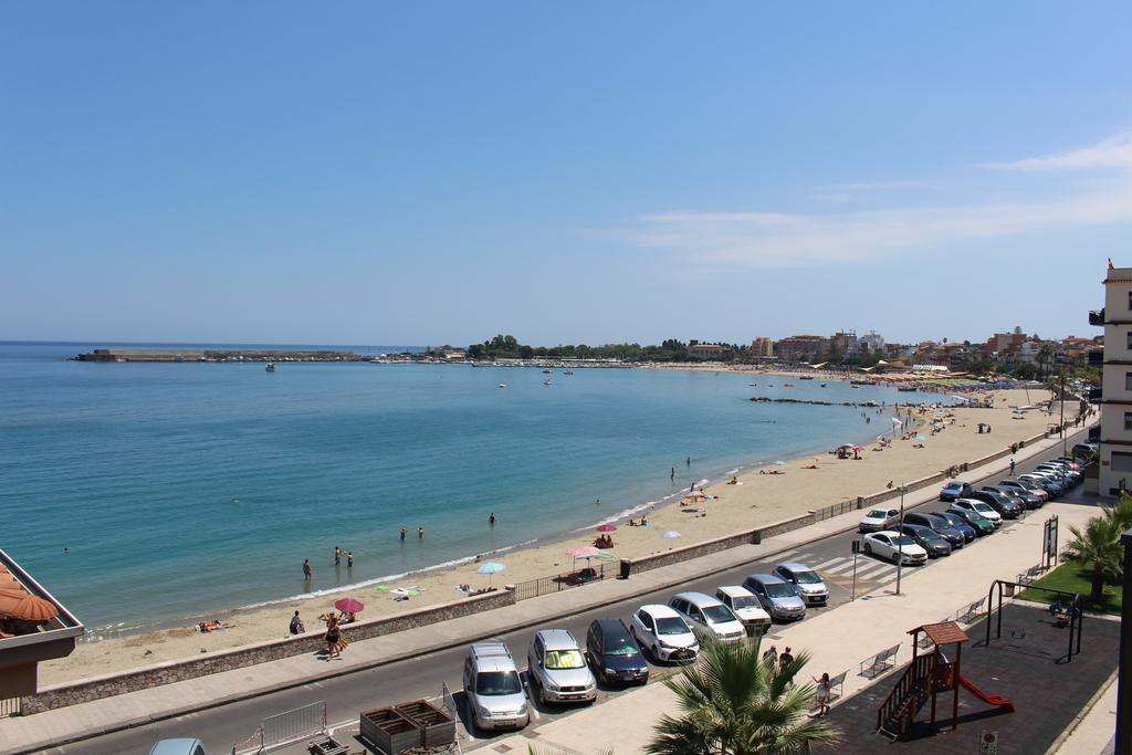 Hotel Villa Mora Giardini Naxos Exterior foto