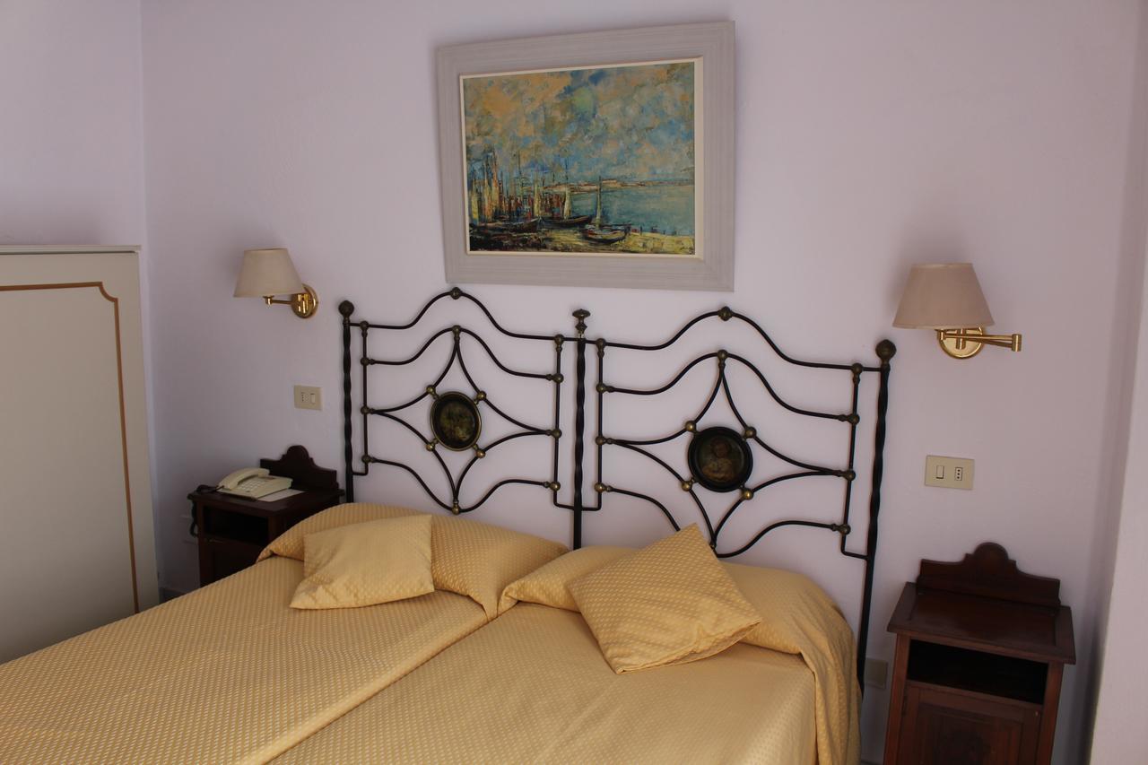 Hotel Villa Mora Giardini Naxos Exterior foto